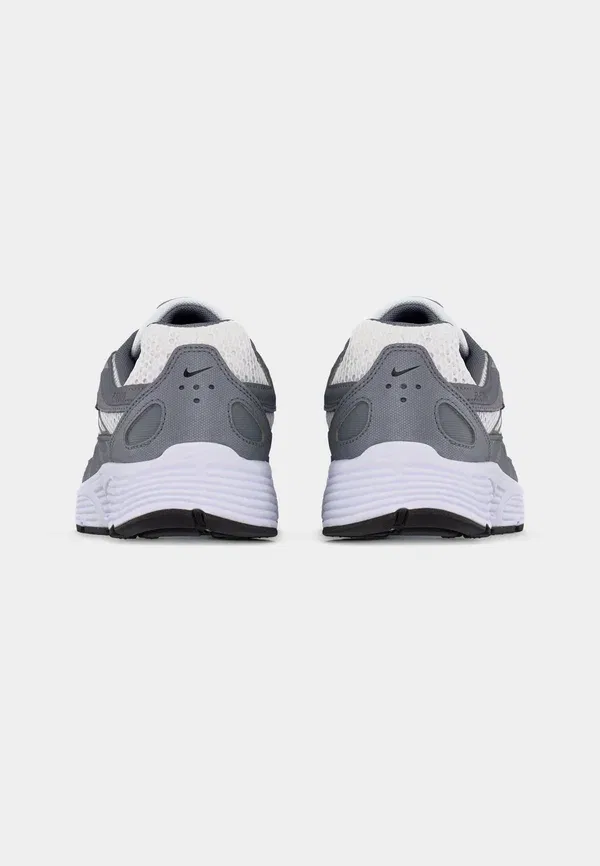 Кроссовки Nike Sportswear P 6000, белый/черный/металлик кул грей/кул грей — фото 4