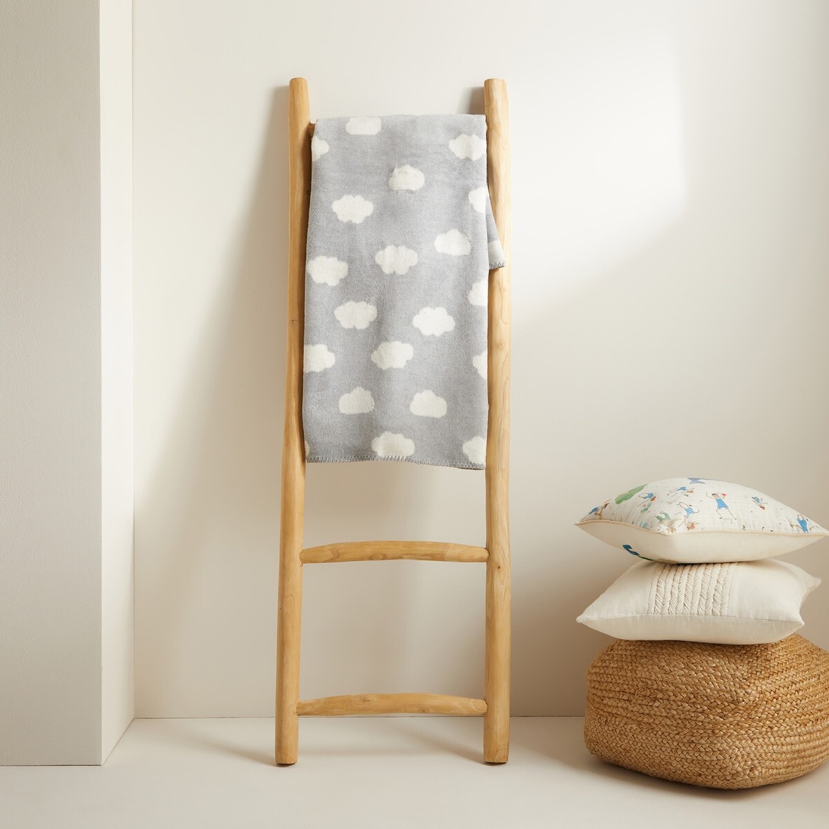 

Детское декоративное одеяло Nubes Mini Home - El Corte Inglés El Corte Inglés - Mini Home, серый