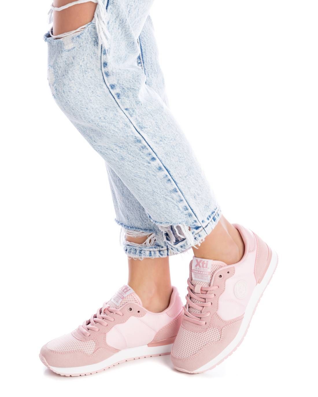 Женские кроссовки на шнуровке от XTI_, цвет light/pastel pink — фото 2