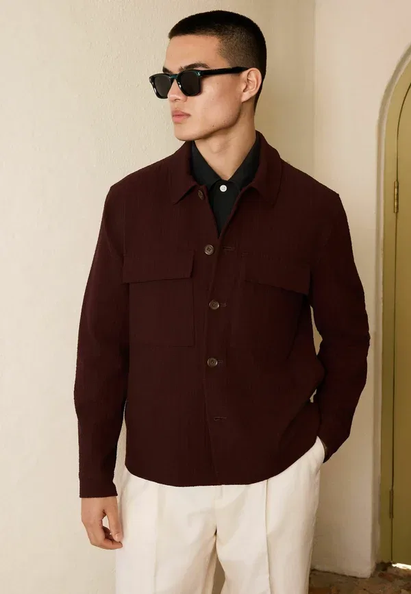 Куртка Regular fit smart textured twin pocket shacket, бренд Next, цвет бордово-красный — фото 2