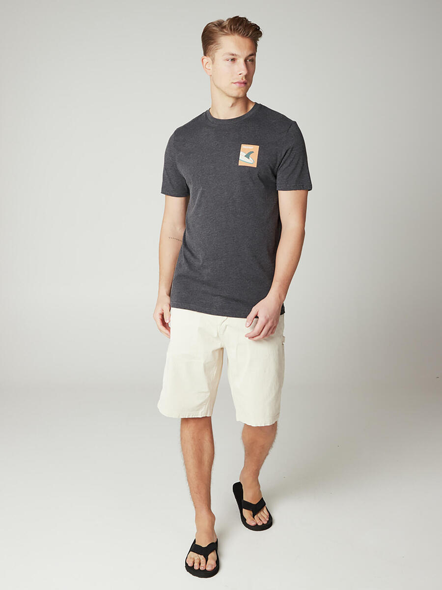 

PROTEST Протест в футболках