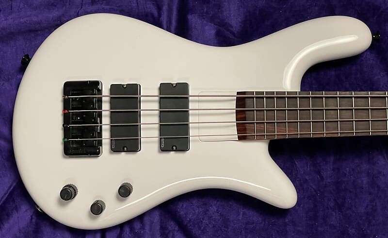 

Басс гитара Spector Bantam Short Scale, White Gloss / Rosewood
