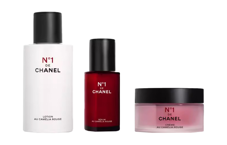 CHANEL Красный camellia star набор для ухода за кожей увлажняющий, питающий и гидратирующий три предмета — фото 2