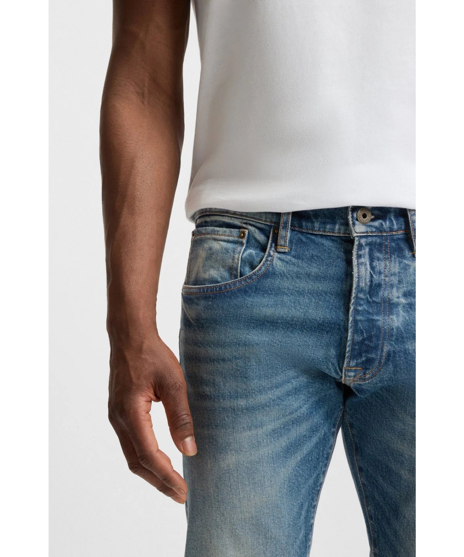 Джинсы BECKHAM x BOSS Slim Fit, винтажный деним. — фото 2
