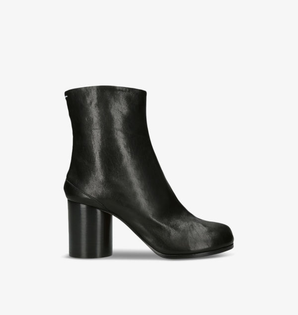 Ботильоны Tabi 80 из кожи с раздвоенным носком и блочным каблуком Maison Margiela, черный