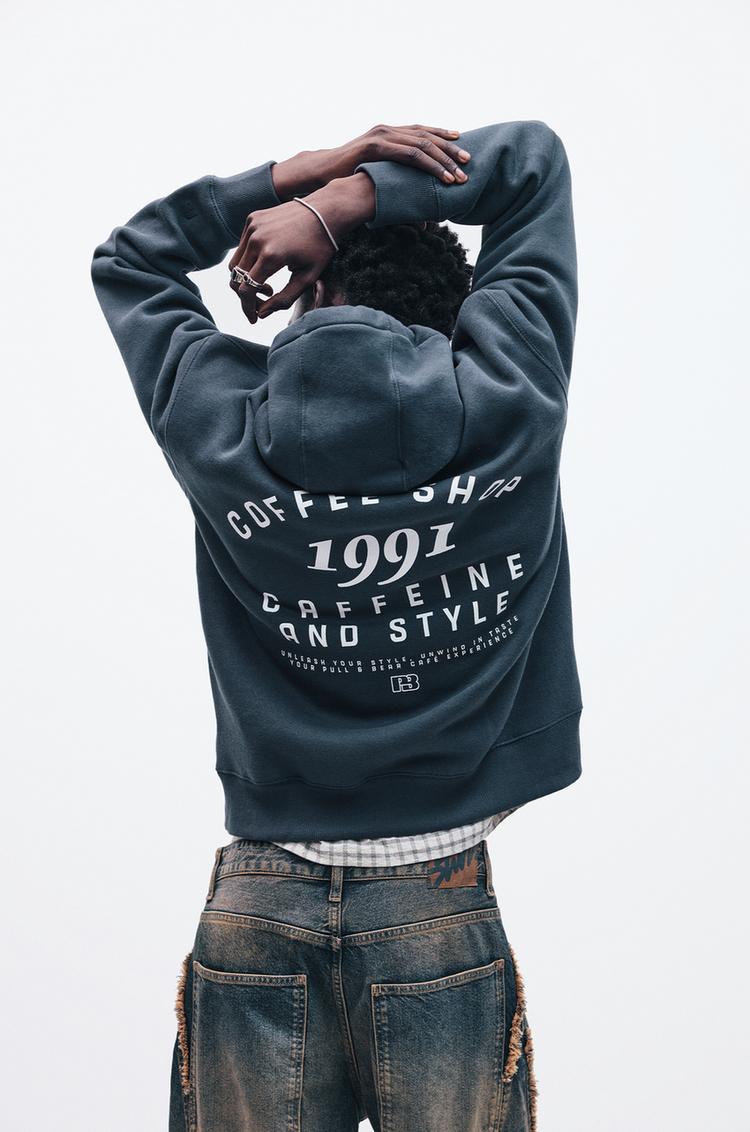 

Толстовка с графическим принтом Pull And Bear, синий