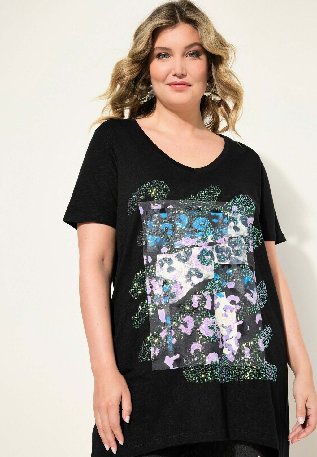 

Футболка с принтом WITH LEOPARD PATTERN AND HALF SLEEVES MIAMODA, черный