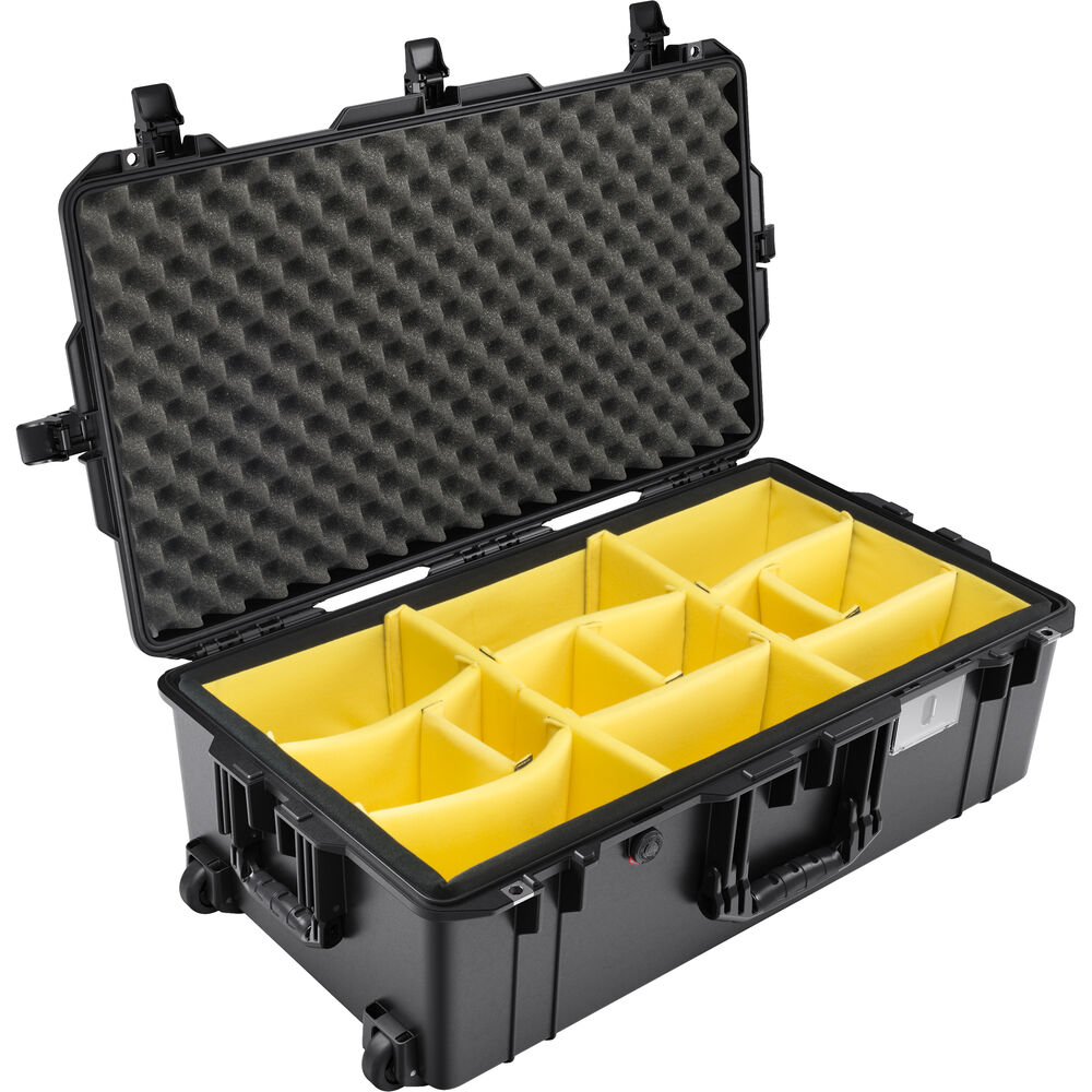 

Жесткий кейс Pelican 1615AirWD на колесах с разделительной вставкой (черный)