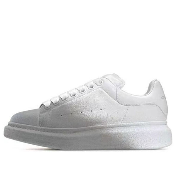 Кроссовки oversized sneaker 'white grey velvet spray' Alexander Mcqueen, белый