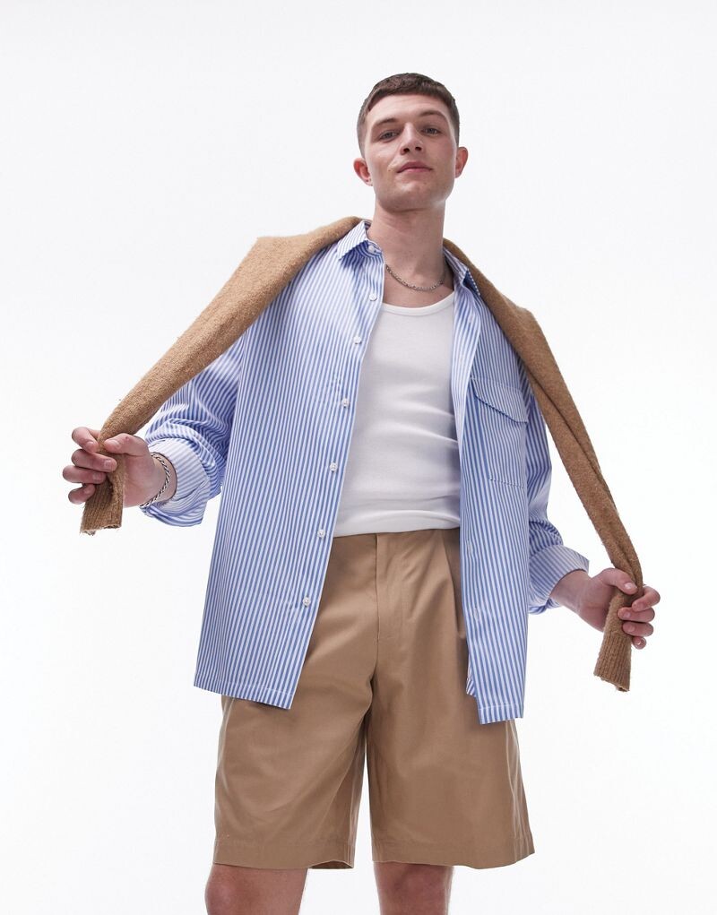 

Короткие шорты с двумя складками Topman