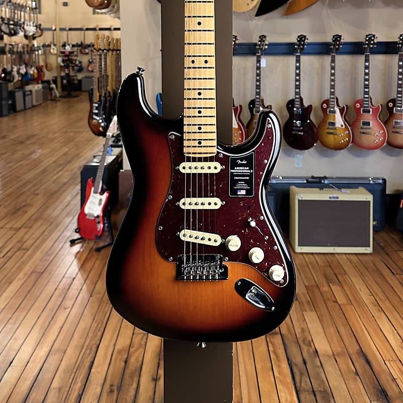 

Электрогитара Fender American Professional II Stratocaster – 3 Color Sunburst w/Maple