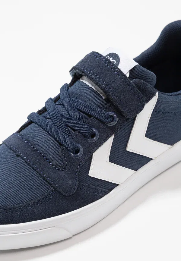 Кроссовки Hummel Slimmer stadil low jr trainers, синий — фото 3