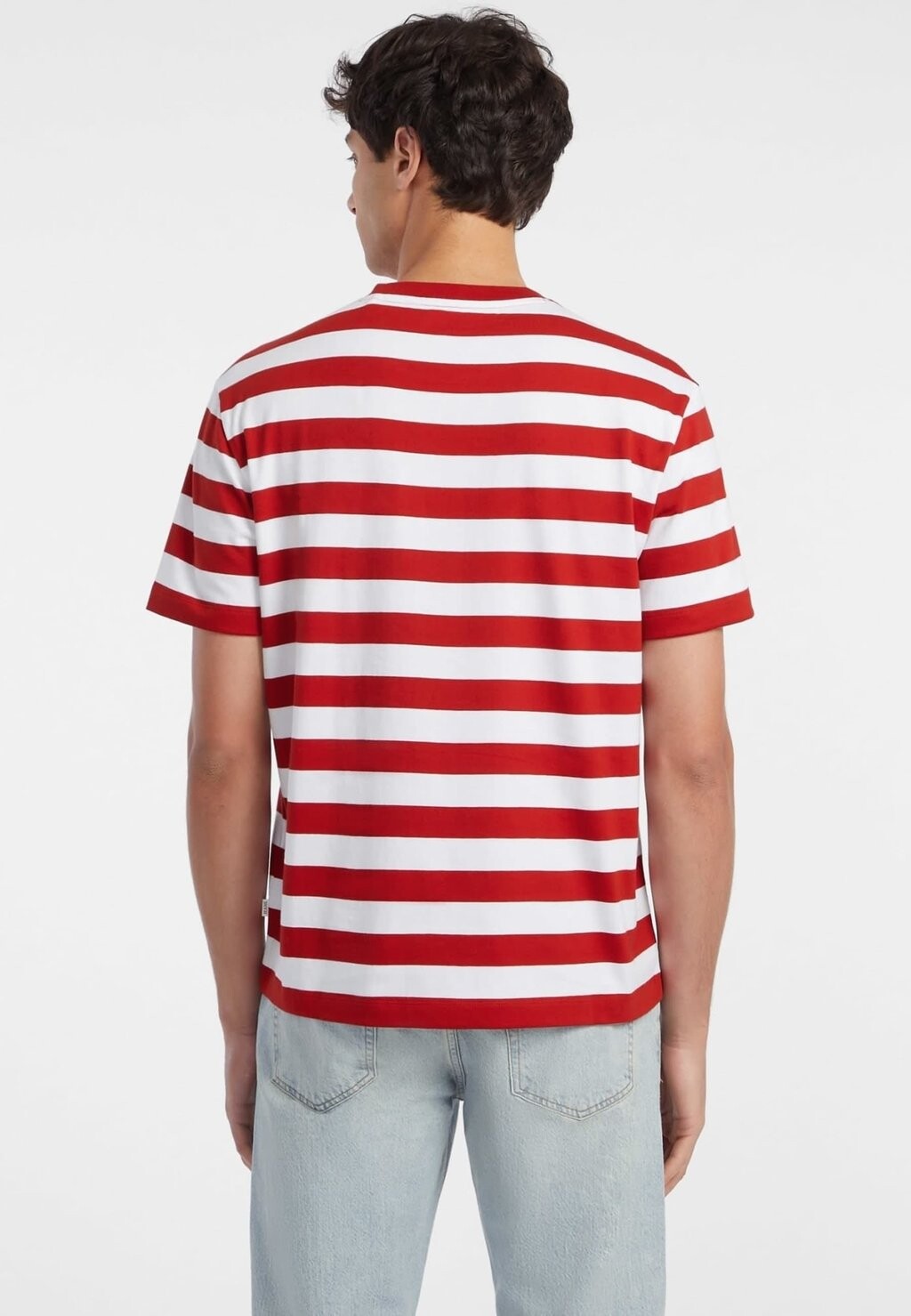 

Футболка с принтом Guess Jeans, красный