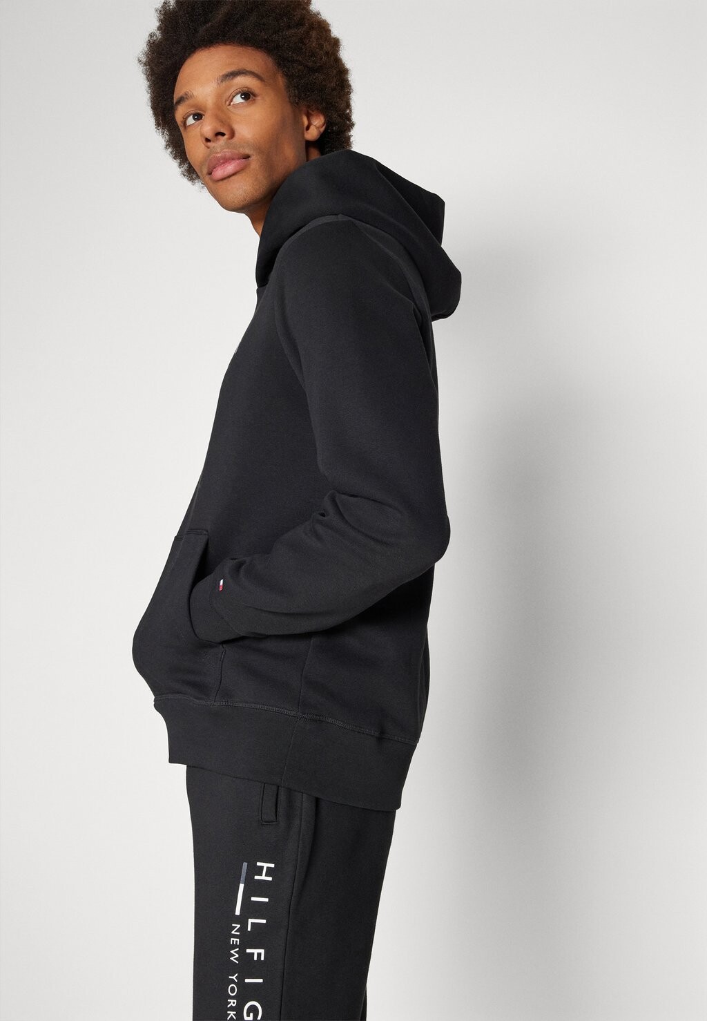 Спортивный костюм NEW YORK TRACKSUIT Tommy Hilfiger, цвет black — фото 4