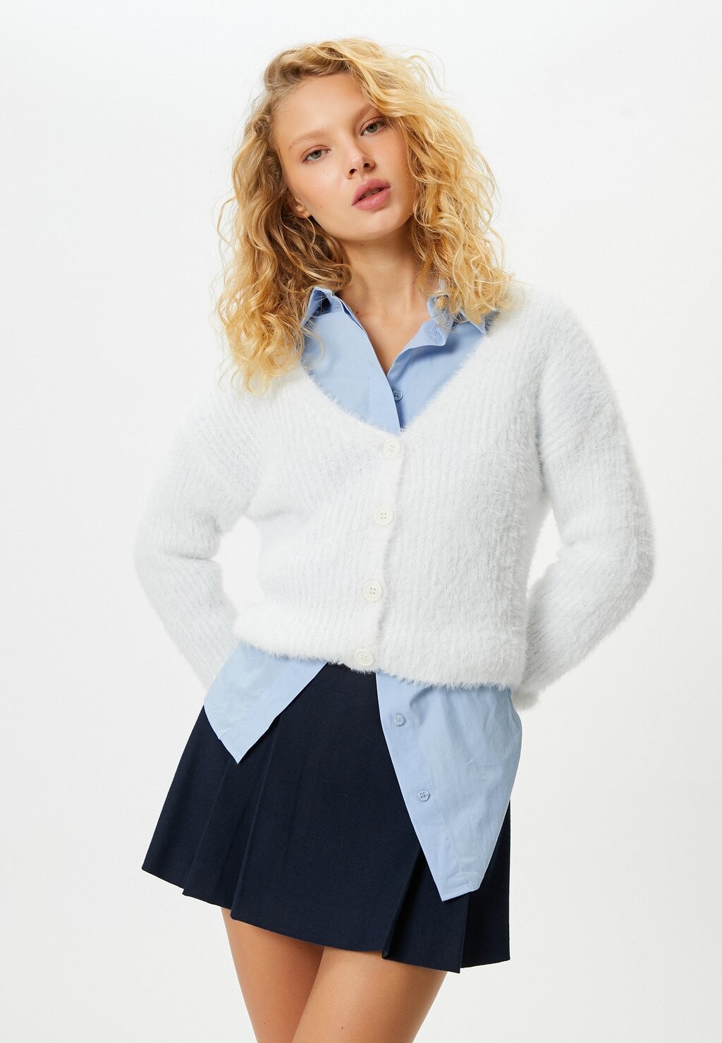

Кардиган PLUSH CROP LONG SLEEVE BUTTON V NECK. Koton, бежевый