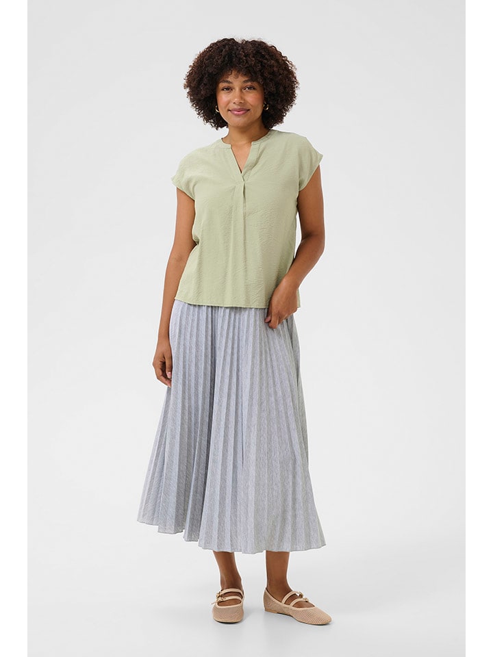 

Cream Светло-зеленая блузка