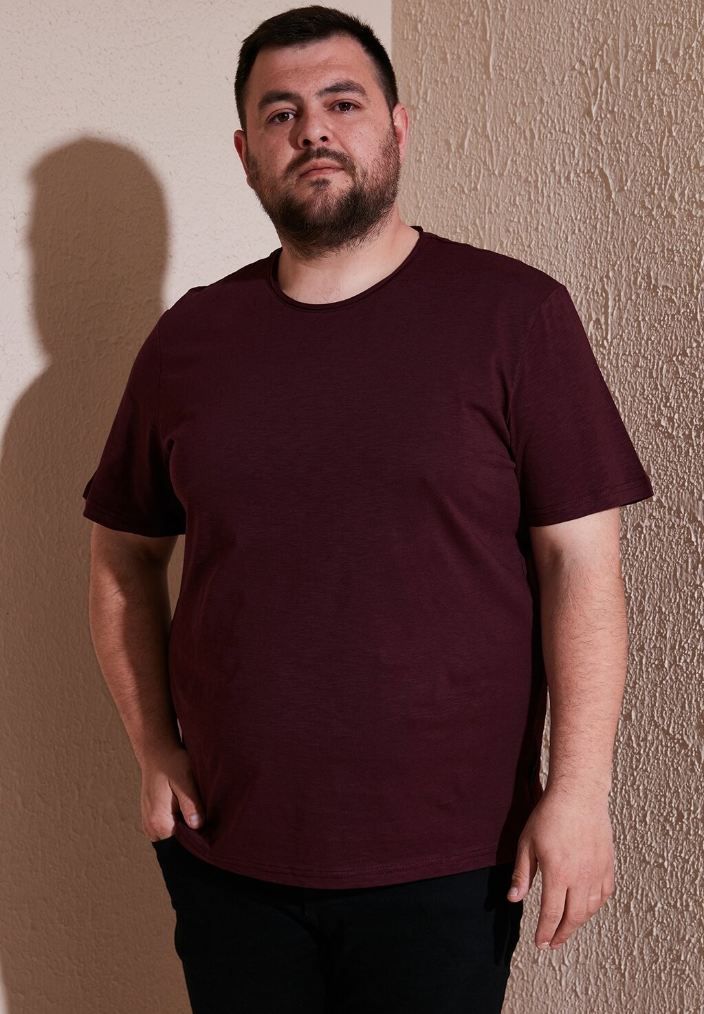 

Базовая футболка Plus Size Buratti, бордо