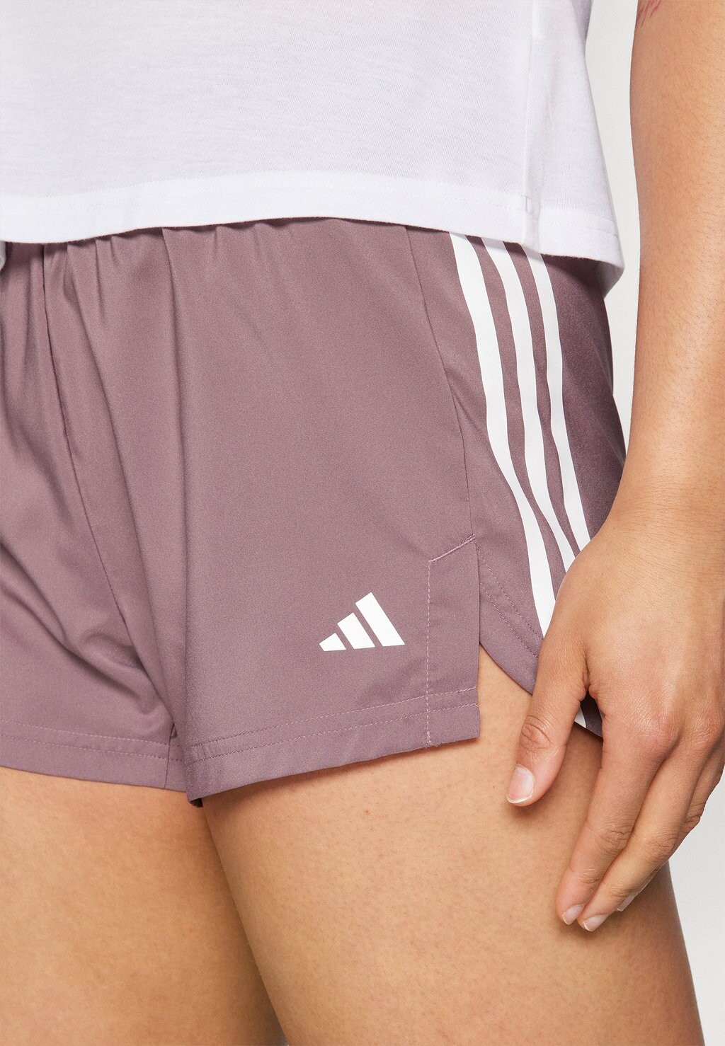 

Спортивные шорты Hyperglam adidas Performance, Shadow fig/белый