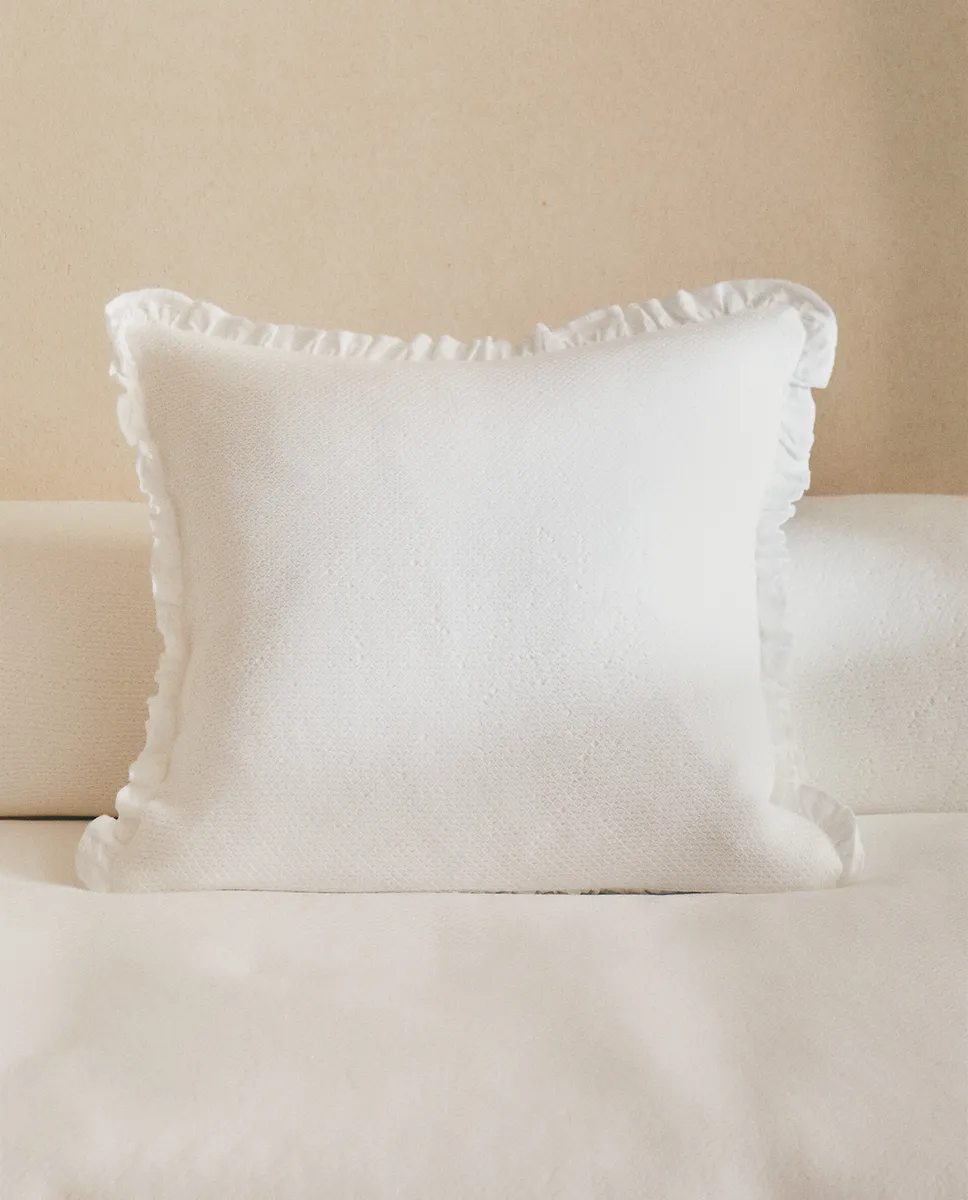 

Детский чехол на подушку с рюшами Zara Home, белый