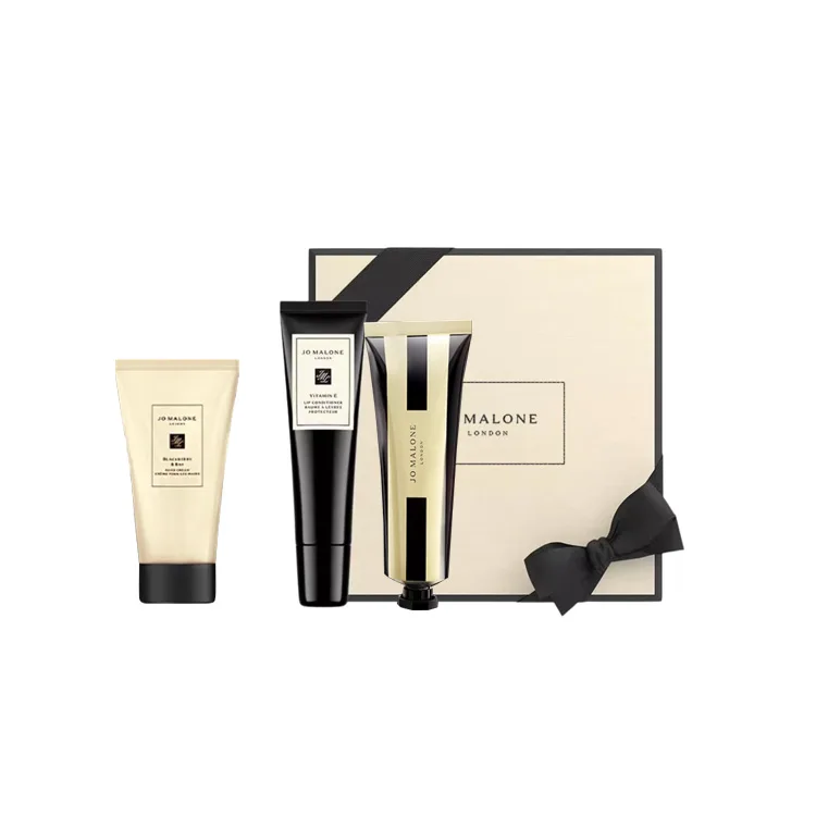 Jo Malone London Набор для ухода за руками и губами с витамином E, успокаивающий кожу, 15 мл + 30 мл / 15 мл + 100 мл, Three-Piece Set: 15ml Vitamin E Lip Gloss+30ml Freesia Fragrance Hand Cream+30ml Shower Gel