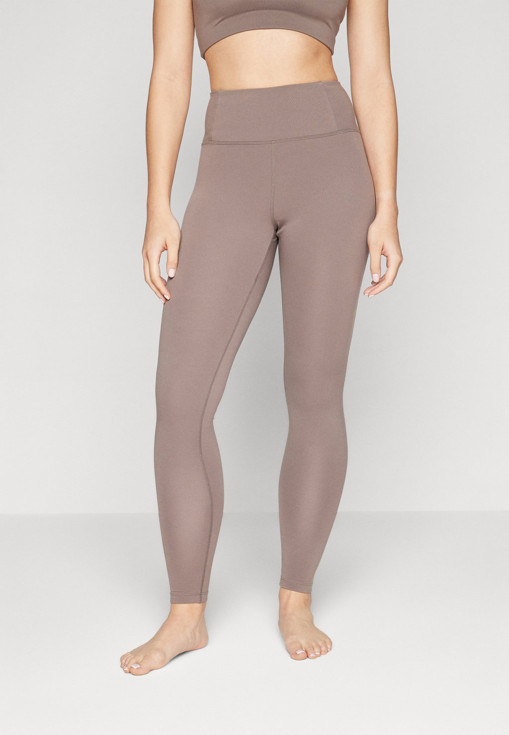 

Леггинсы FLOAT LEGGING LONG Girlfriend Collective, серо-коричневый
