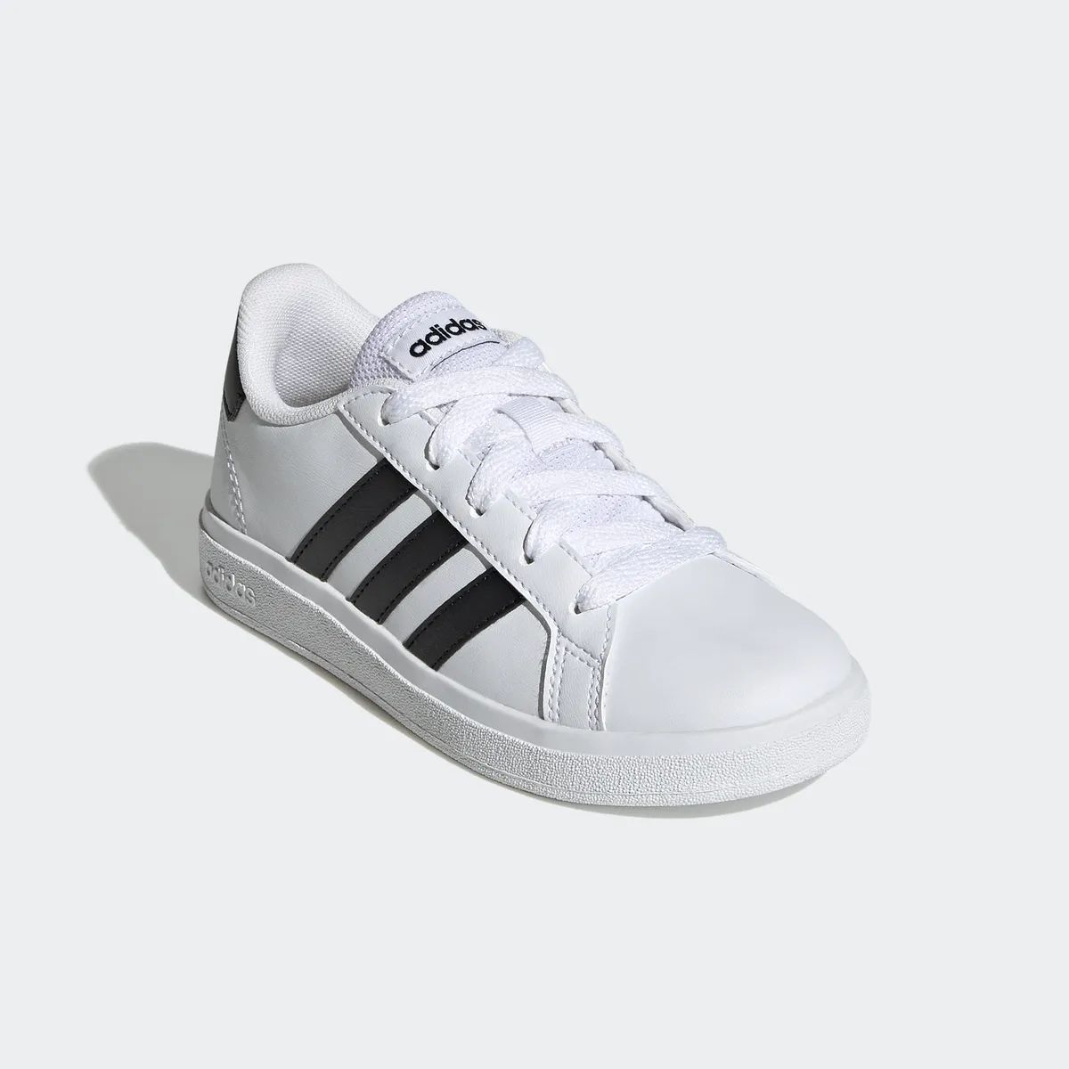 

Кроссовки Adidas Sportswear "GRAND COURT LIFESTYLE TENNIS LACE-UP", дизайн по стопам суперзвезды Adidas, белый