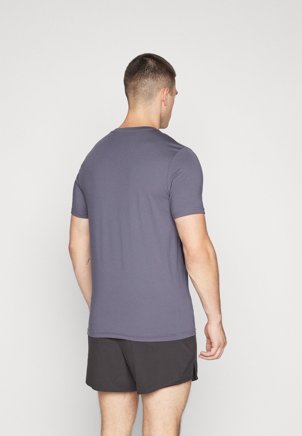 

Спортивная футболка CLOUDSPUN TEE Puma, светло-серый