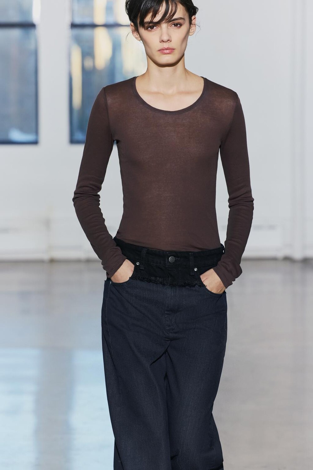 

Футболка из хлопка supima ZARA, шоколад