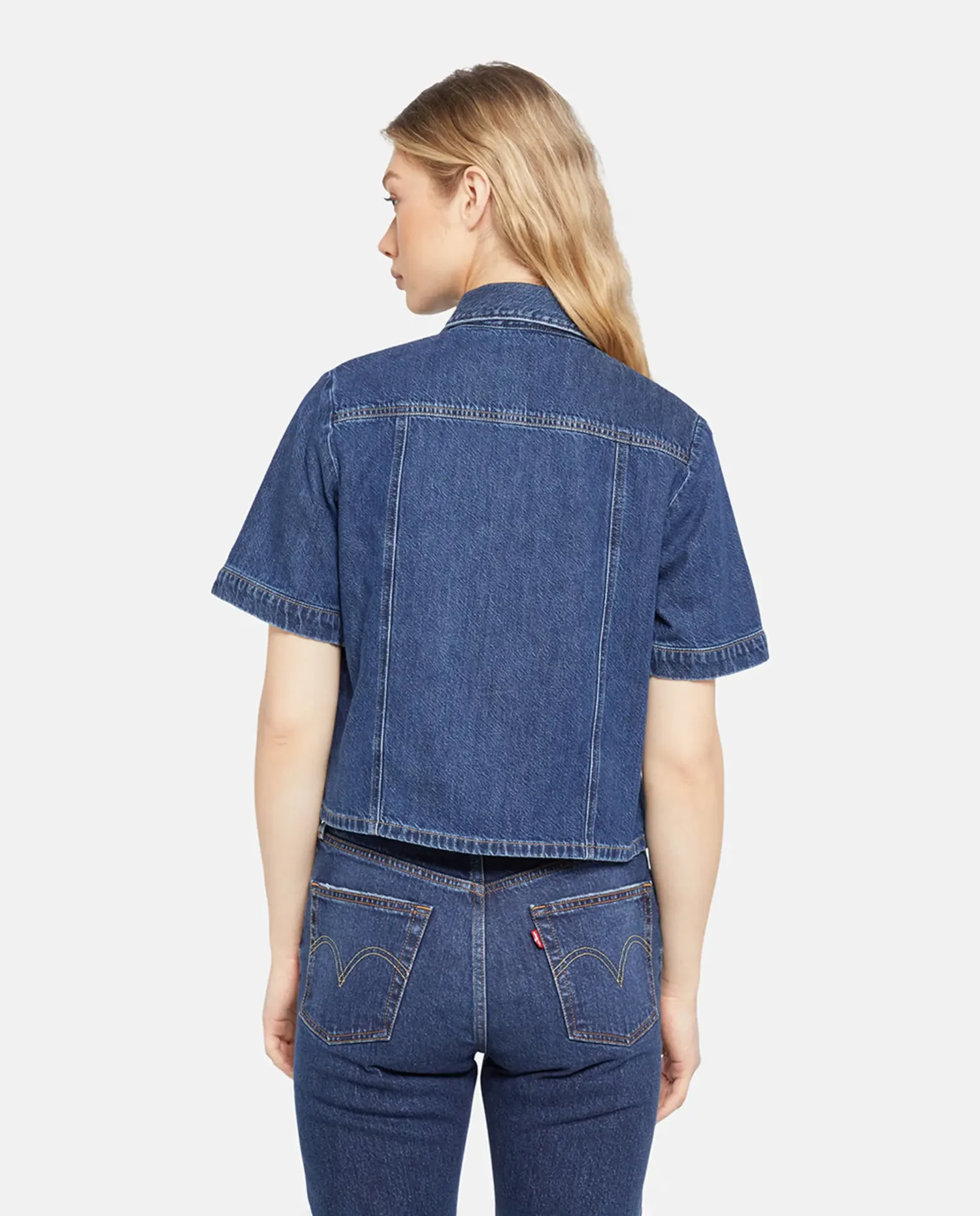Женская короткая джинсовая рубашка Levi's, темно-синий — фото 2