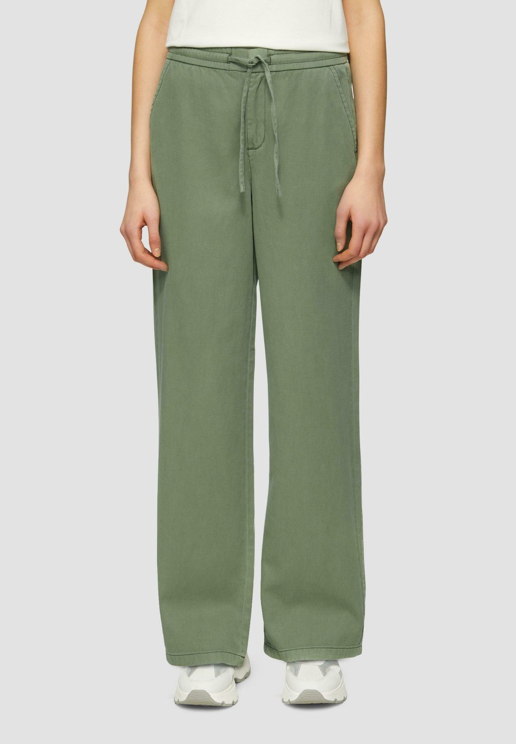 

Брюки IM RELAXED FIT MIT ELASTIKBUND s.Oliver, зеленый