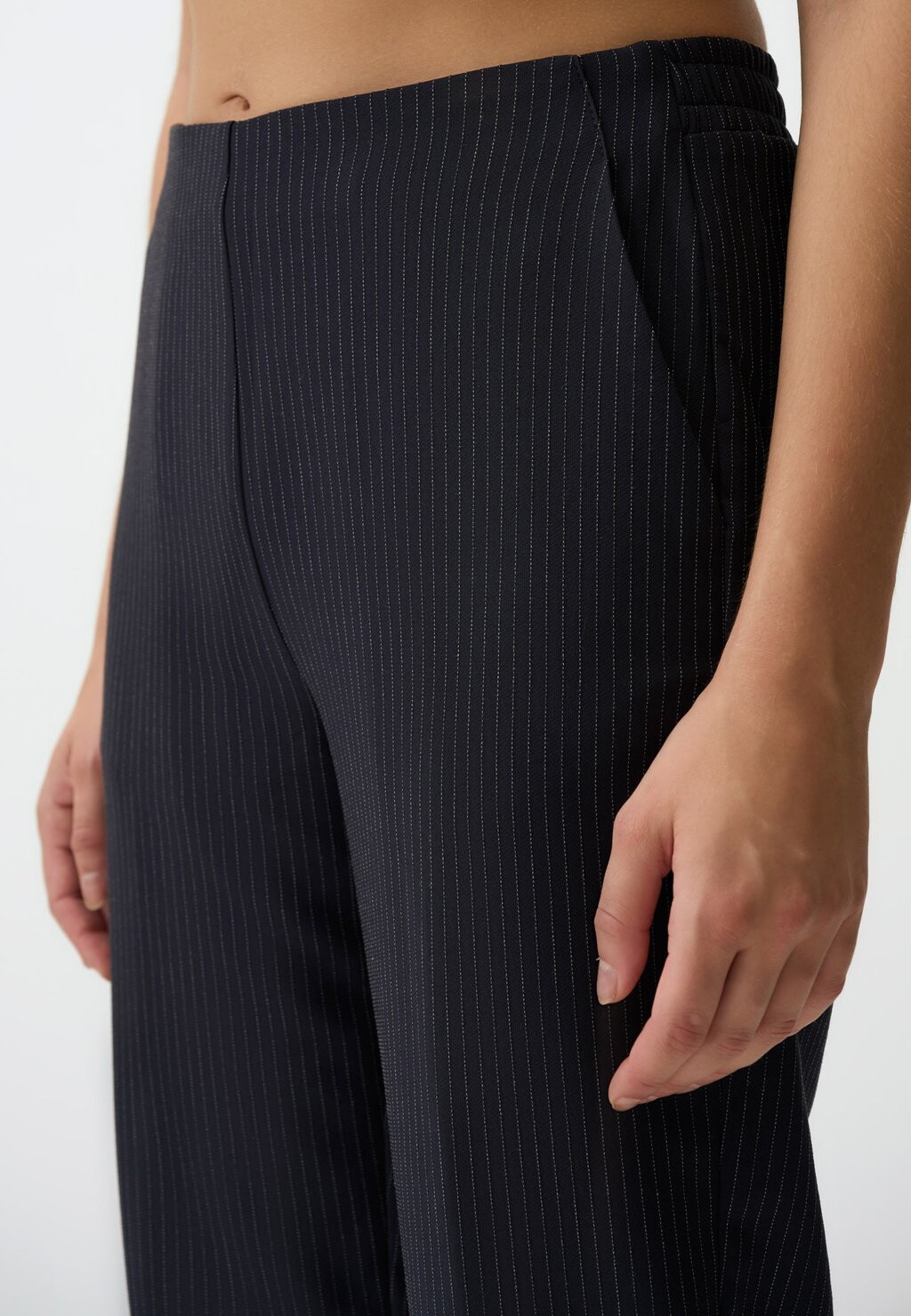

Брюки PINSTRIPE Jimmy Key, темно-синий