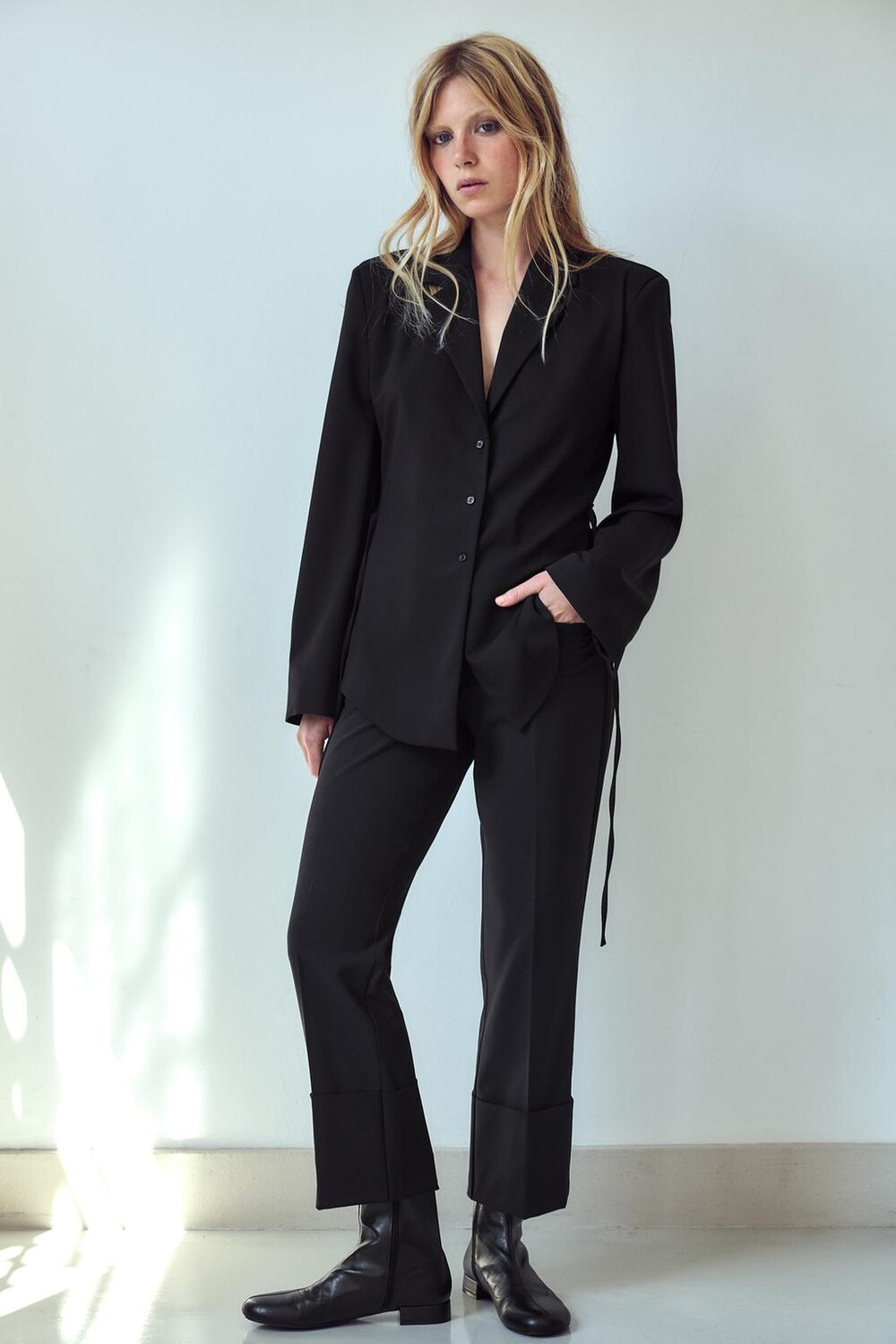 

Кожаные ботинки на плоской подошве ZARA, черный