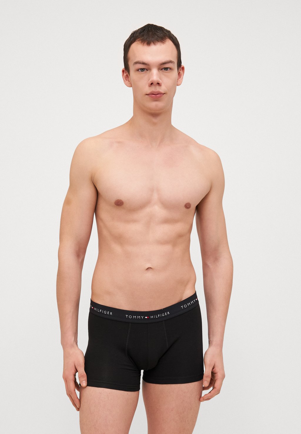 

Боксеры SIGNATURE TRUNK 3 PACK Tommy Hilfiger, черный