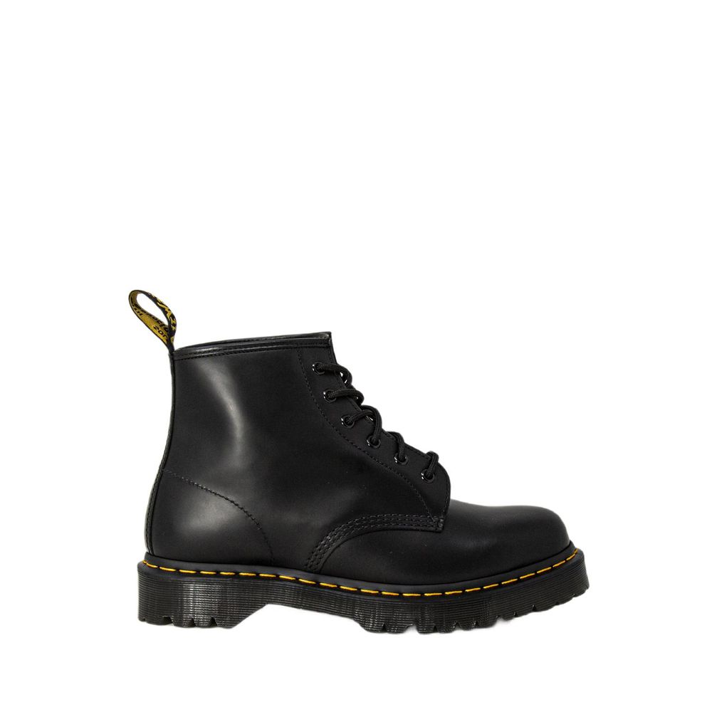 

Черные кожаные ботинки Dr. Martens