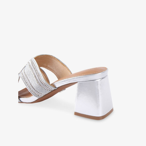 Босоножки Kg Kurt Geiger Pose на каблуке с плетением, кристаллами и жемчугом, серебряный — фото 4