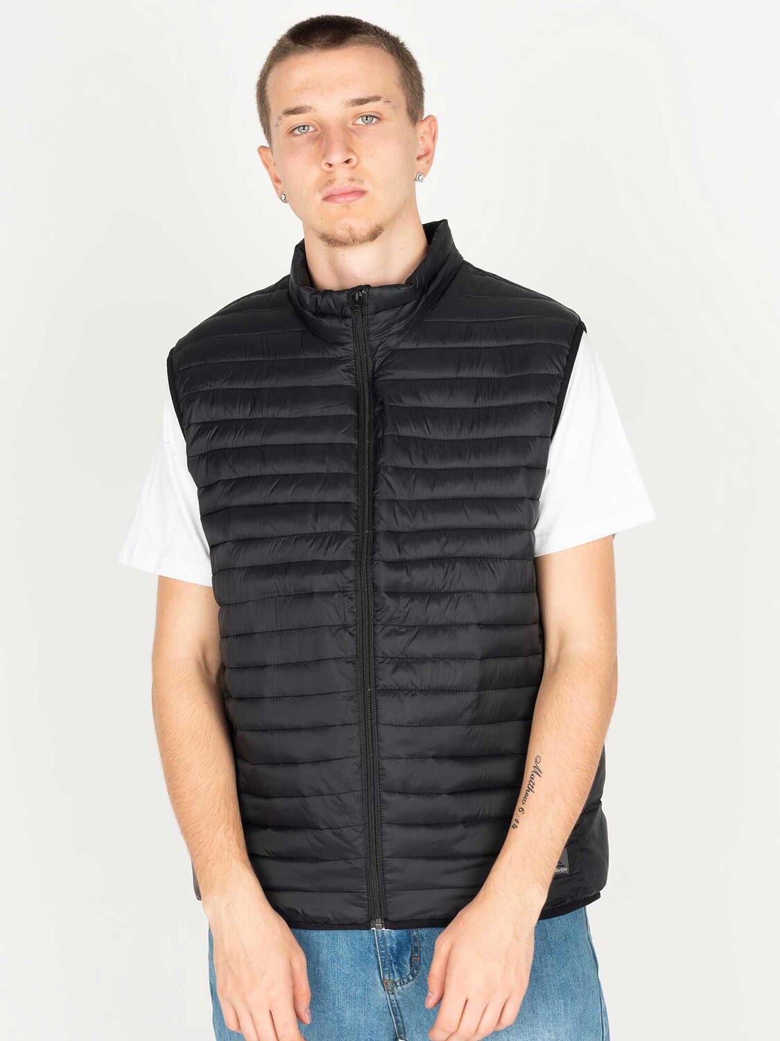 

Утепленный жилет Quiksilver SCALY SLEEVELESS, черный