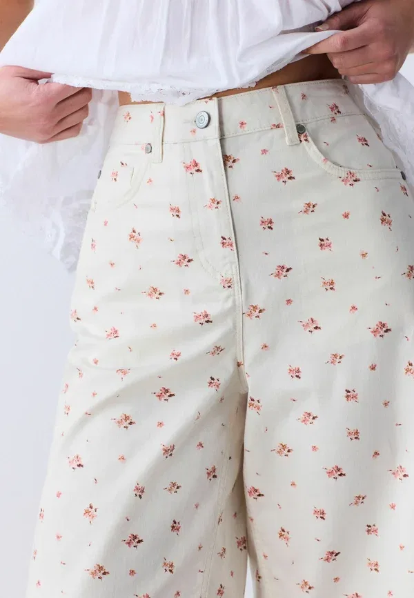 Шорты чинос Regular fit Next, ecru pink floral, цветочный принт розовый — фото 4