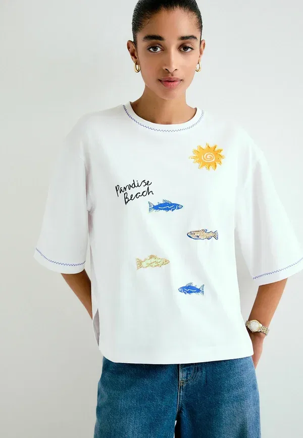 Футболка Next Regular fit beaded graphic short sleeve crew neck t-shirt, белый — фото 2