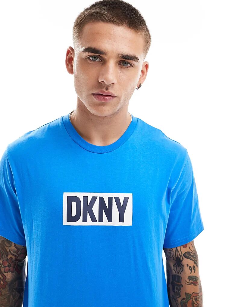 

Футболка Icemen синего цвета DKNY