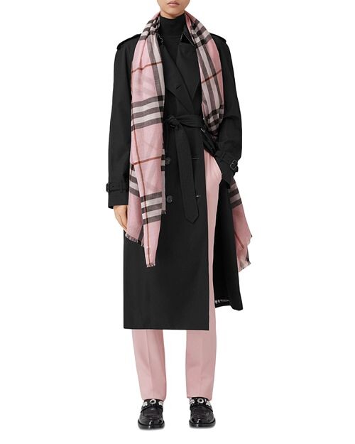 

Легкий шерстяной шелковый шарф в клетку Burberry, цвет Pink