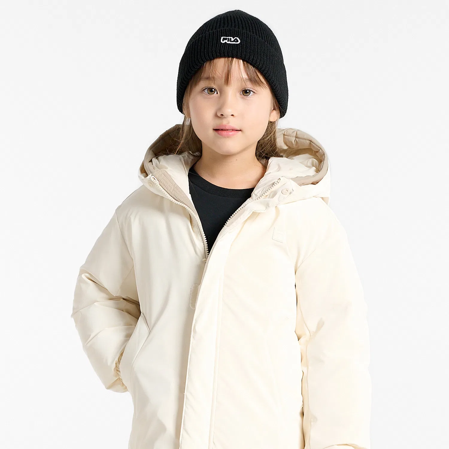 Детский глянцевый лёгкий пуховик бежевого цвета от Fila Kids