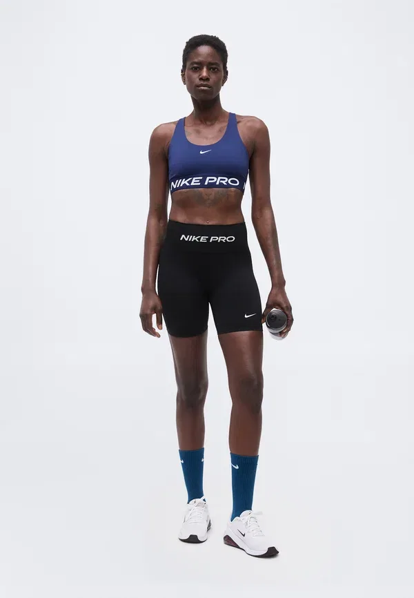 Спортивный бюстгальтер Nike Performance, 365 bra medium support, цвет темно-синий/белый — фото 2