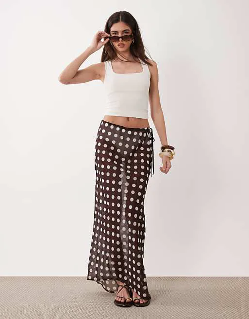 

Юбка макси из пляжного шифона косого кроя Miss Selfridge в шоколадный горошек