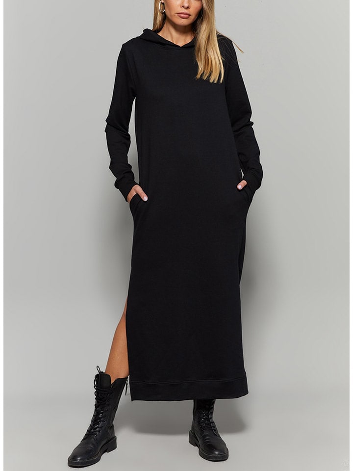 

Milan Kiss Платье в черном