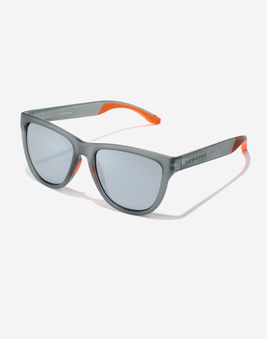 

Солнцезащитные очки HAWKERS для мужчин и женщин ONE SPORT RAW POLARIZED GREY SMOKE CHROME