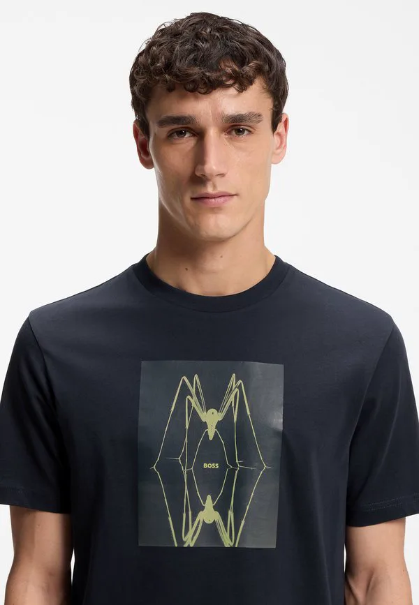 Футболка с принтом в виде существа Boss, Dark Blue — фото 4