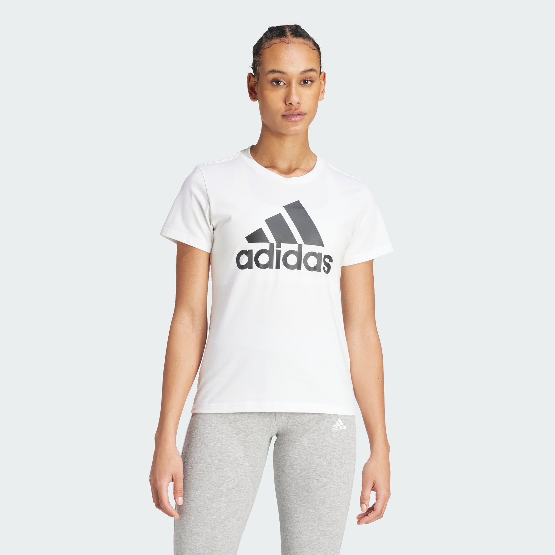 

Футболка с логотипом Essentials Adidas, white/black