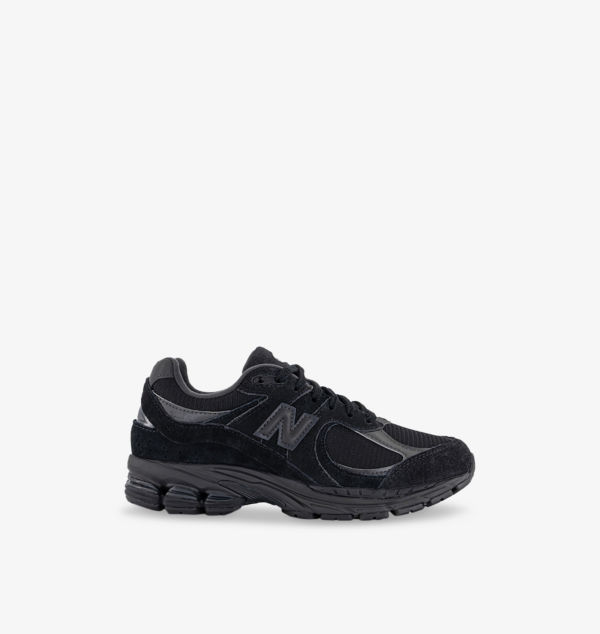 

Кроссовки из замши с низким верхом, со вставками, 2002 г. New Balance, черный