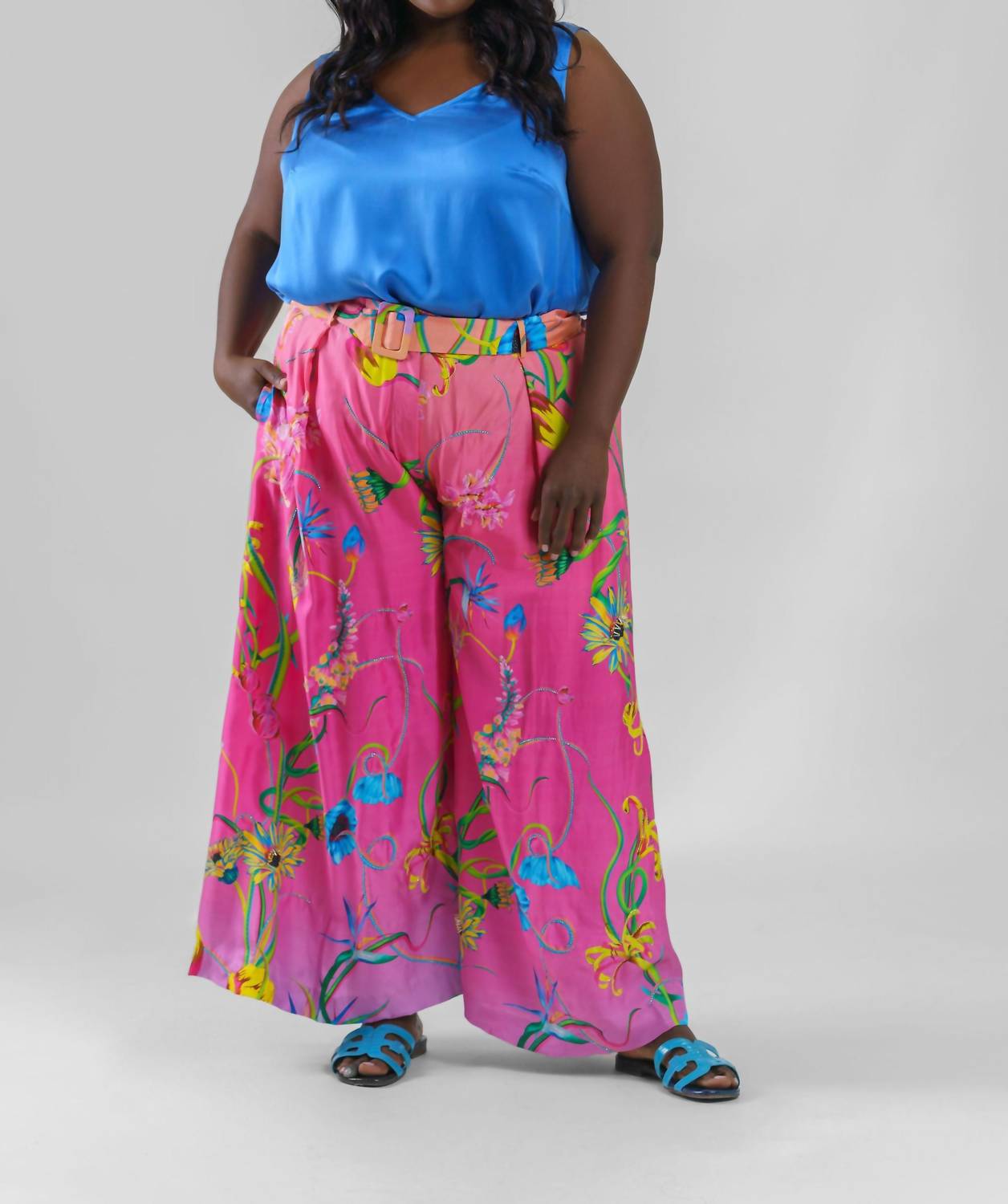 

Армороса Гардения расклешенные брюки плюс в розовом гардении La Fuori