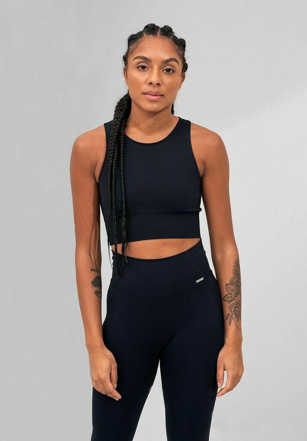 

Топ RIBBED SEAMLESS CROP aim’n, цвет black